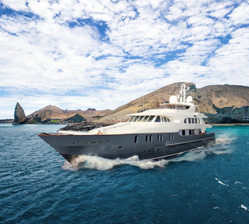 yachting galapagos sa